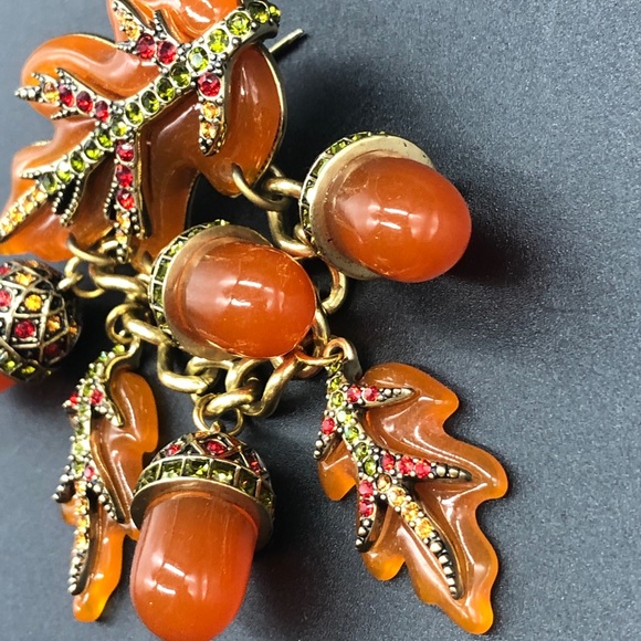 Heidi Daus 🆕 “Fall Festival” pin dangling acorns - Picture 5 of 10